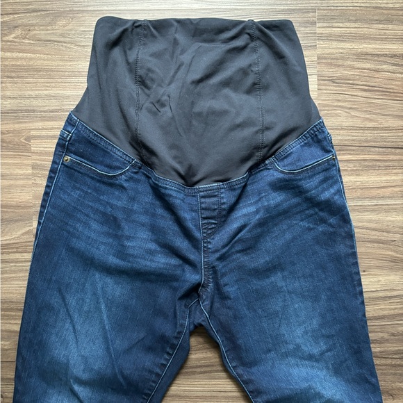 Isabel Maternity Skinny Jeans - Picture 2 of 8